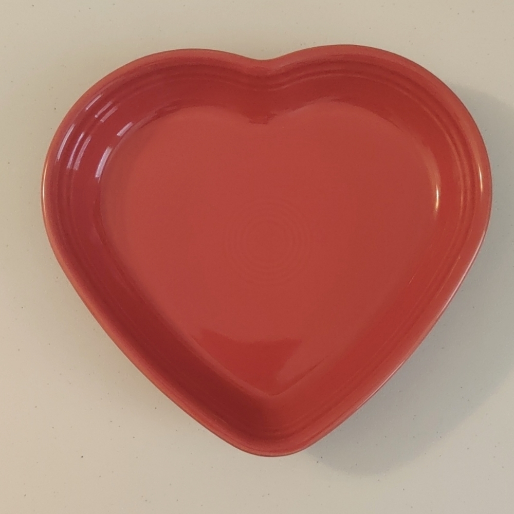 NWT - Fiesta Large Heart Bowl in Scarlet 1st Quality